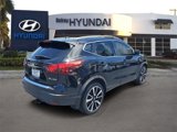 Used 2017 Nissan Rogue Sport SL image 6