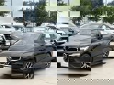 Used 2019 Volvo S60 T5 Momentum w/ Premium Package image 2