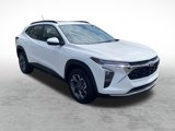 Used 2024 Chevrolet Trax LT w/ Sunroof Package image 3