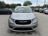 Used 2021 Chrysler Pacifica Touring-L image 3