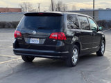Used 2011 Volkswagen Routan SE image 5