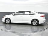 Used 2022 Toyota Corolla LE image 3