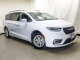 Used 2022 Chrysler Pacifica Touring-L image 2