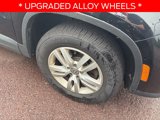 Used 2017 Volkswagen Tiguan S image 4