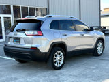 Used 2019 Jeep Cherokee Latitude w/ Popular Appearance Group image 4