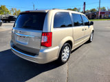 Used 2016 Chrysler Town & Country Touring image 3