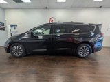 Used 2021 Chrysler Pacifica Touring-L image 2
