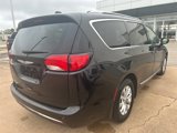 Used 2019 Chrysler Pacifica Touring-L image 4
