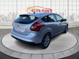 Used 2013 Ford Focus SE w/ SE Winter Pkg image 3