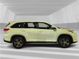 Used 2019 Toyota Highlander LE image 2