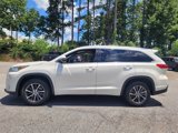 Used 2017 Toyota Highlander XLE image 4