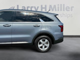 Used 2023 Kia Sorento LX image 3