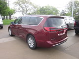 Used 2023 Chrysler Pacifica Touring-L image 4