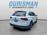 Used 2022 Volkswagen Tiguan SE w/ Panoramic Sunroof Package image 3
