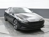 Used 2021 Hyundai Elantra SEL w/ Convenience + Premium Package image 2