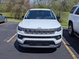 Used 2022 Jeep Compass Latitude image 2