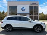 Certified 2022 Volkswagen Tiguan SE w/ Panoramic Sunroof Package image 2
