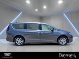 Used 2023 Chrysler Pacifica Touring-L image 4