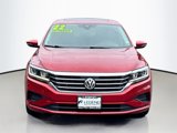 Used 2022 Volkswagen Passat 2.0T SE image 2