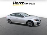 Used 2024 Nissan Altima 2.5 SV image 2