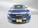 Used 2022 GMC Terrain SLE w/ Driver Convenience Package image 3