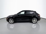 Certified 2023 Porsche Macan image 2