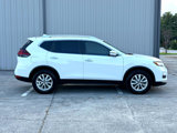 Used 2020 Nissan Rogue SV image 3