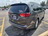 Used 2017 Chrysler Pacifica Touring-L image 5