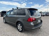 Used 2010 Volkswagen Routan SE image 5