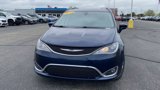 Used 2018 Chrysler Pacifica Touring-L image 3