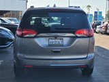 Certified 2017 Chrysler Pacifica Touring-L image 4