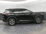 Used 2021 Nissan Rogue SV image 2