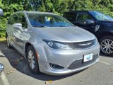 Used 2017 Chrysler Pacifica Touring-L image 3