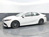 Used 2023 Toyota Camry SE image 2