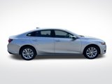 Used 2022 Chevrolet Malibu LT image 2