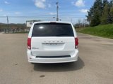 Used 2019 Dodge Grand Caravan SE image 3