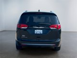 Used 2018 Chrysler Pacifica Touring-L w/ Advanced Safetytec Group image 4