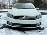 Used 2018 Volkswagen Passat 2.0T SE image 2