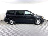 Used 2016 Dodge Grand Caravan SXT w/ Rear Park Assist Package image 4