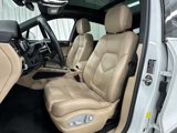 Certified 2023 Porsche Macan image 5