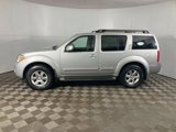 Used 2012 Nissan Pathfinder SV image 3