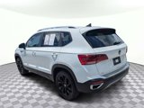 Used 2022 Volkswagen Taos SE image 5