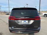 Used 2023 Chrysler Pacifica Limited image 4