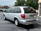 Used 2007 Chrysler Town & Country Touring image 3