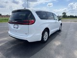 Used 2023 Chrysler Pacifica Touring-L image 5