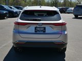 Used 2022 Toyota Venza XLE image 6