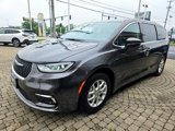 Used 2023 Chrysler Pacifica Touring-L image 5