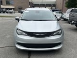 Used 2023 Chrysler Voyager LX image 2