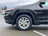 Used 2018 Jeep Cherokee Latitude w/ Cold Weather Group image 2