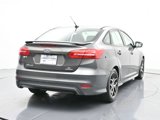 Used 2016 Ford Focus SE w/ SE Sport Package image 6